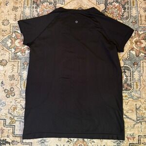 Lululemon Swiftly Tech Short Sleeve 2.0 Shirt Black Crew Neck Activewear Top 14